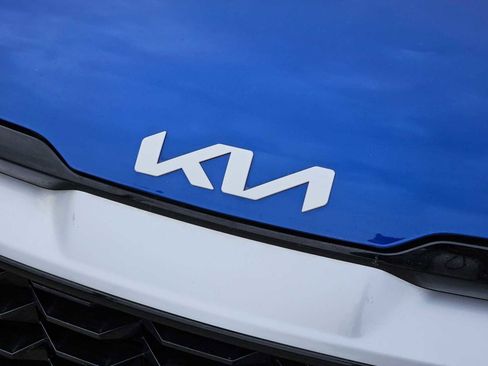 Used 2024 Kia Sportage EX image 9