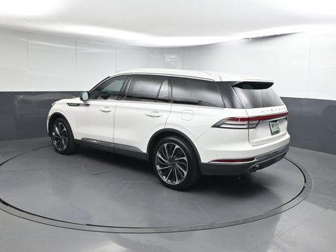 Used 2022 Lincoln Aviator Reserve w/ Equipment Group 201A image 3