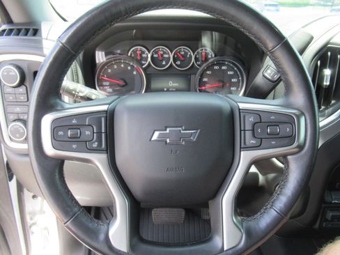 Used 2021 Chevrolet Silverado 1500 LT AWD/4WD image 25