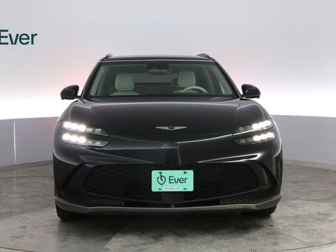 Used 2023 Genesis GV60 Performance image 12