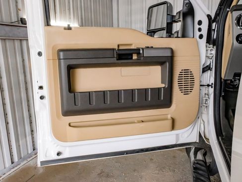 Used 2016 Ford F250 Lariat w/ Lariat Interior Package image 43