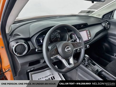 Used 2023 Nissan Kicks SV FWD image 9