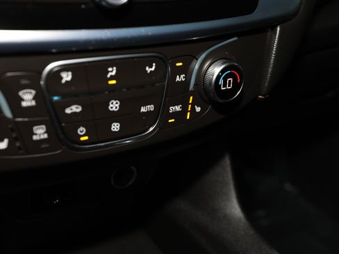 Used 2018 Chevrolet Traverse LT AWD/4WD image 52
