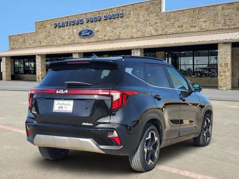 Used 2024 Kia Seltos EX image 5