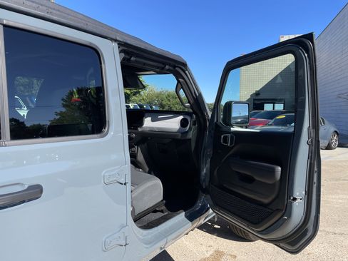 Used 2025 Jeep Wrangler Sport S w/ Convenience Group image 8