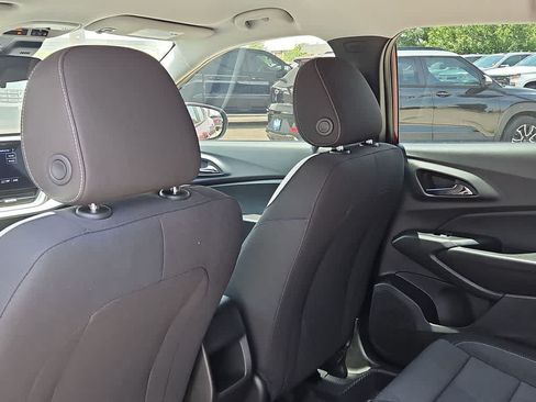 Used 2025 Chevrolet Trax LS FWD image 18