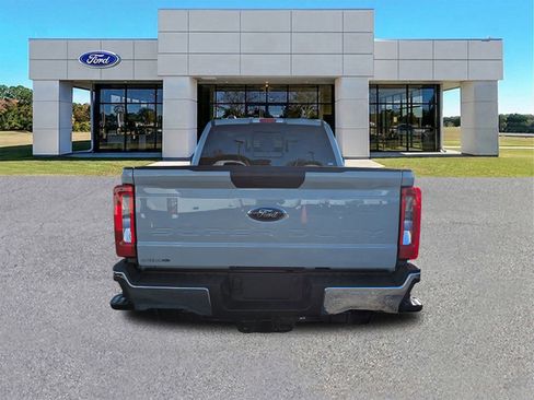 New 2026 Ford F250 XLT w/ FX4 Off-Road Package image 5