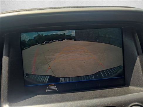 Used 2021 Chevrolet Colorado LT RWD image 12