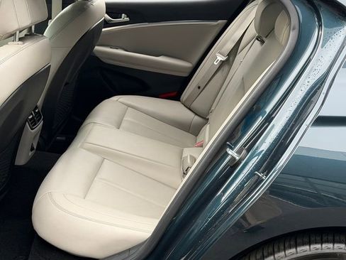 Used 2023 Genesis G70 2.0T image 24