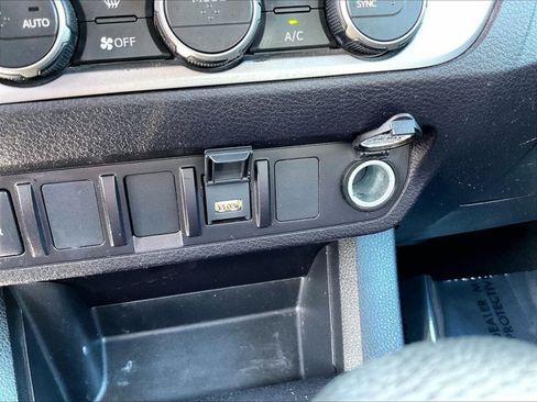 Used 2022 Toyota Tacoma SR5 w/ Technology Package RWD image 25