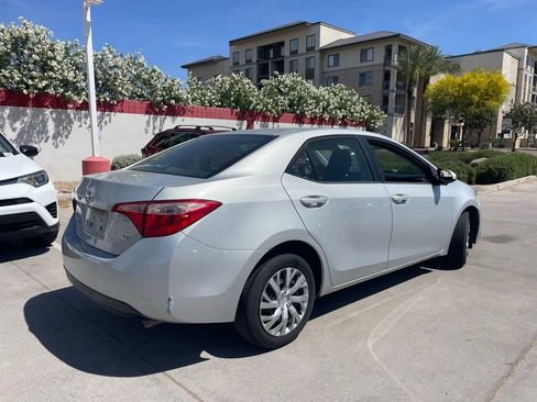 Used 2019 Toyota Corolla LE image 2