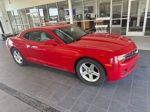 Used 2011 Chevrolet Camaro LT RWD image 2