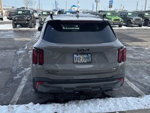 Certified 2025 Kia Sorento SX Prestige w/ Olive Brown Leather Package image 3