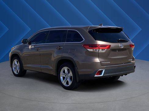 Used 2017 Toyota Highlander Limited w/ Carpet Mat Package AWD/4WD image 5