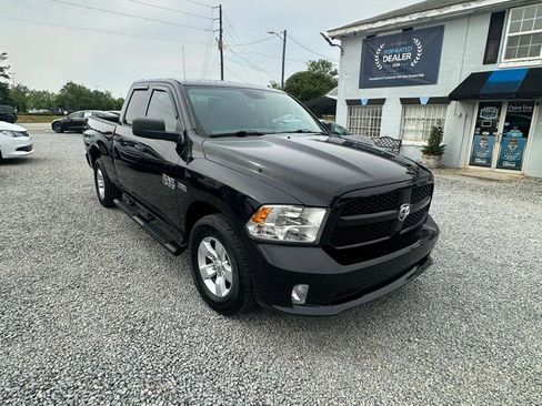 Used 2017 RAM 1500 Express RWD image 9