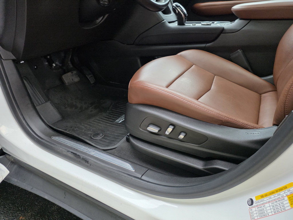 Used 2023 Cadillac XT5 Premium Luxury w/ Technology Package AWD/4WD image 26