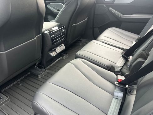 Used 2025 Acura MDX SH-AWD image 9