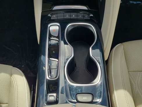 Used 2021 Buick Envision Avenir w/ Technology Package II image 18