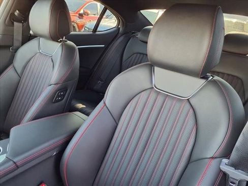 Used 2025 Genesis G70 3.3T Advanced image 7