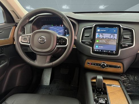 Used 2025 Volvo XC90 B6 Plus image 25