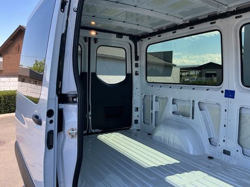 Used 2025 Mercedes-Benz Sprinter 2500 image 19