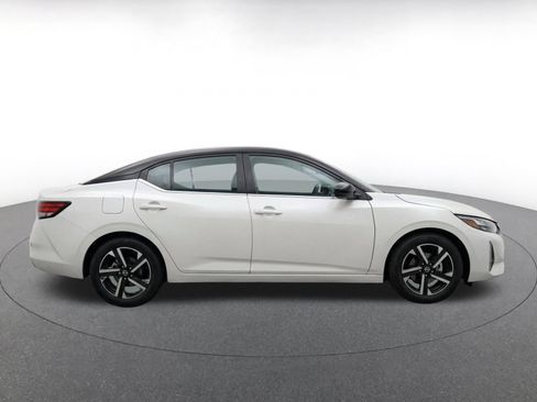 Used 2025 Nissan Sentra SV FWD image 14