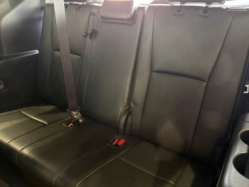 Used 2023 Toyota Highlander XLE image 36