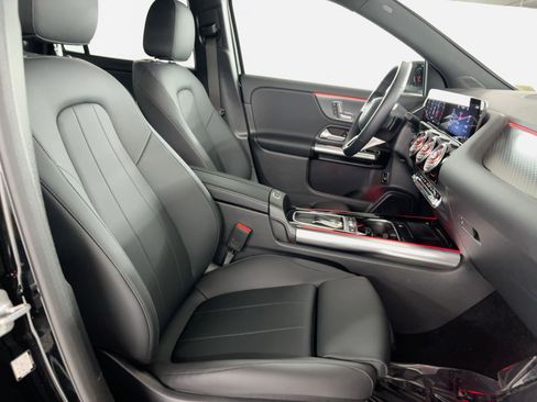 Certified 2025 Mercedes-Benz GLA 250 image 31