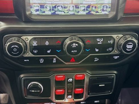 Used 2018 Jeep Wrangler Unlimited Rubicon image 16