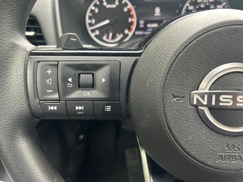 Used 2022 Nissan Rogue SV AWD/4WD image 18