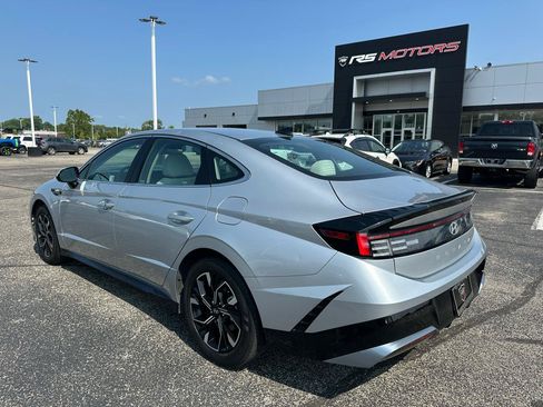 Used 2025 Hyundai Sonata SEL FWD image 3