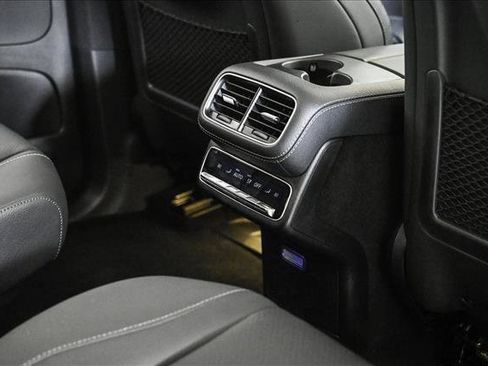 Certified 2025 Mercedes-Benz GLS 450 4MATIC image 19