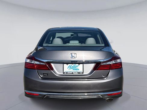 Certified 2017 Honda Accord LX image 5