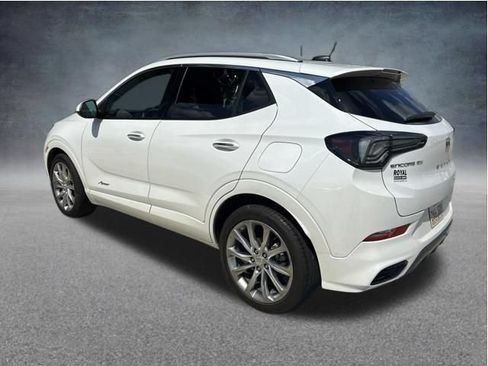 Used 2024 Buick Encore GX Avenir w/ LPO, Road Trip Package FWD image 6
