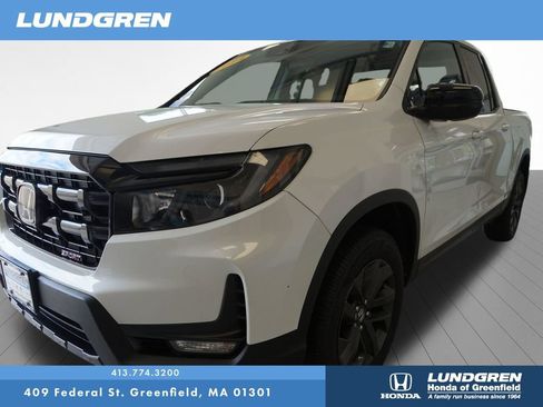 Used 2024 Honda Ridgeline Sport image 3