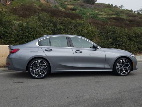 Used 2025 BMW 330i Sedan w/ Convenience Package image 4