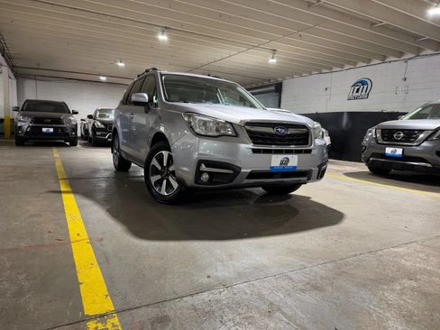 Used 2017 Subaru Forester 2.5i Limited AWD/4WD image 6