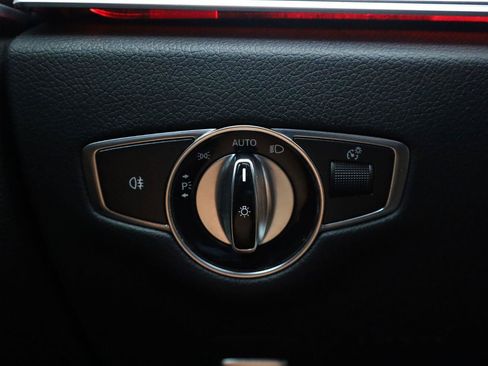 Used 2019 Mercedes-Benz E 300 image 36