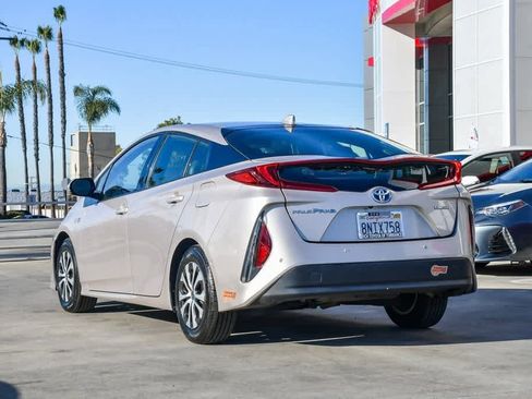 Used 2020 Toyota Prius Prime Limited image 9