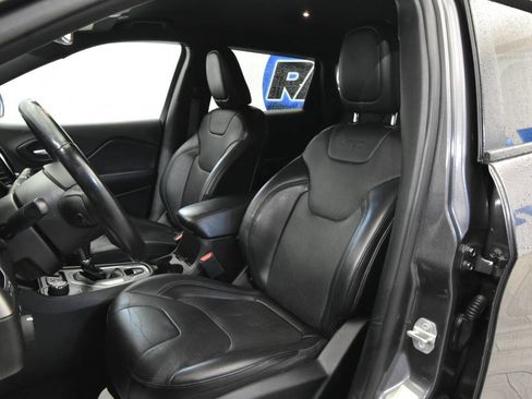 Used 2019 Jeep Cherokee High Altitude image 11