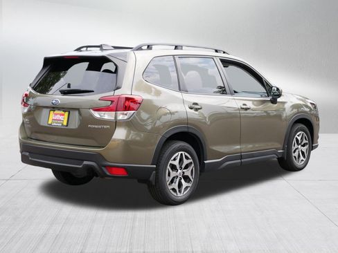 Used 2024 Subaru Forester Premium AWD/4WD image 7
