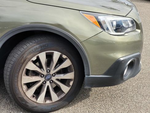 Used 2017 Subaru Outback 3.6R Touring w/ Popular Package #5A AWD/4WD image 9