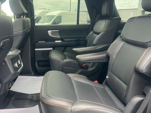 Used 2025 Ford Expedition Tremor AWD/4WD image 17