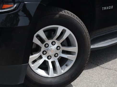 Used 2018 Chevrolet Tahoe LS w/ Enhanced Driver Alert Package image 14