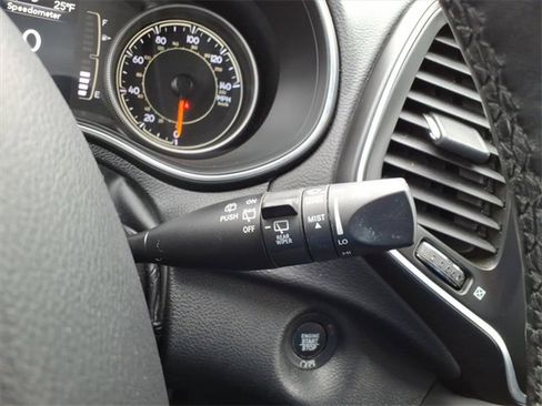 Certified 2019 Jeep Cherokee Latitude Plus w/ Cold Weather Group image 25