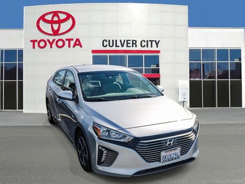 Used 2019 Hyundai Ioniq SEL image 1