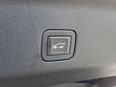 Used 2025 Chevrolet Tahoe Premier AWD/4WD image 26