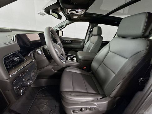 New 2026 Chevrolet Suburban Z71 w/ Comfort Package AWD/4WD image 16