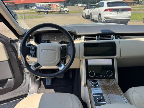 Used 2019 Land Rover Range Rover AWD/4WD image 15