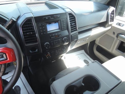 Used 2018 Ford F150 XLT image 18